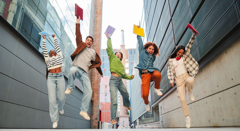 Imagen obtenida de Freepik Premis par a estudiants universitaris