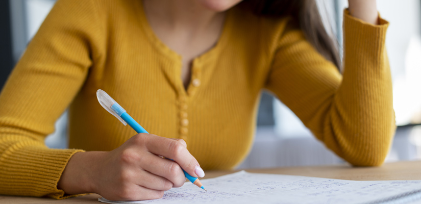 Fuente:freepik Estudiantes para las pruebas de acceso a la univeridad para +25