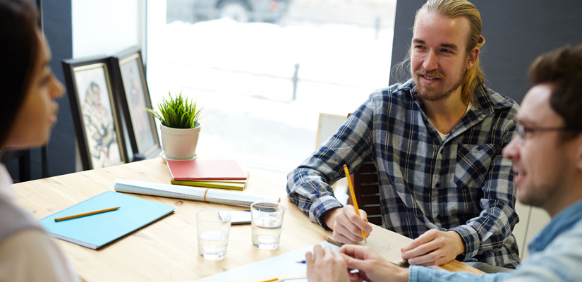 Entrevista de trabajo a una joven