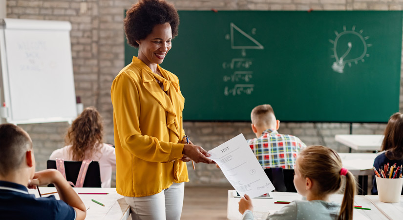 Beques per a profesors, investigadors y titulats universitaris