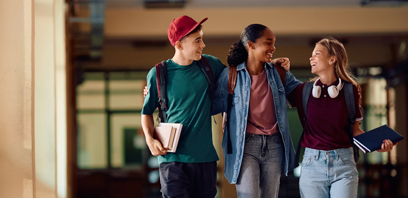 Joves estudiant a l'estranger